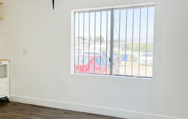 2815 - 2819 E 1st Street