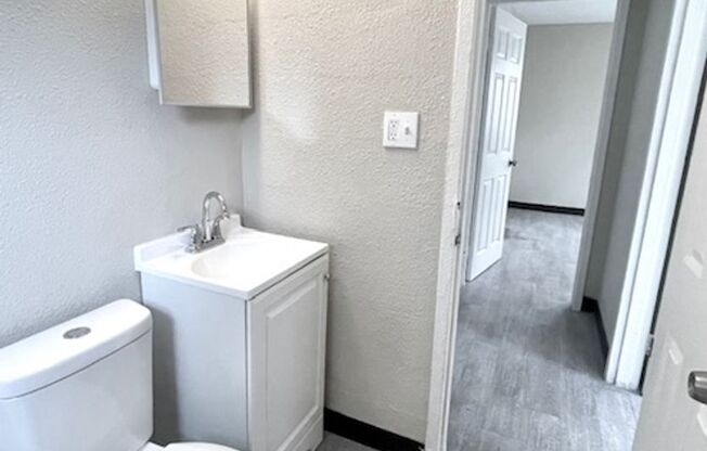 2 beds, 1 bath, 550 sqft, $1,395, Unit Unit 1