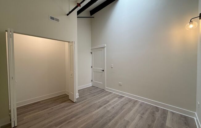 2 beds, 2 baths, 1,000 sqft, $3,985, Unit 211