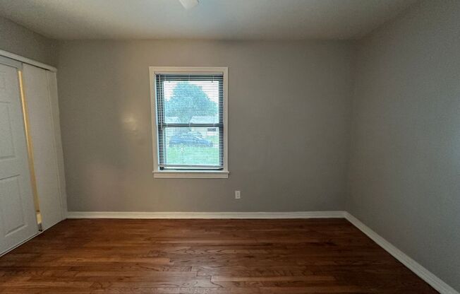 3 beds, 1 bath, $925