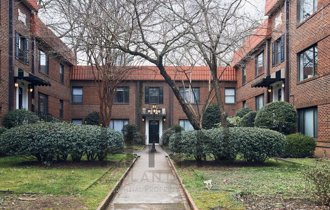 Bright Top-Floor 2/1 Condo in Prime Midtown