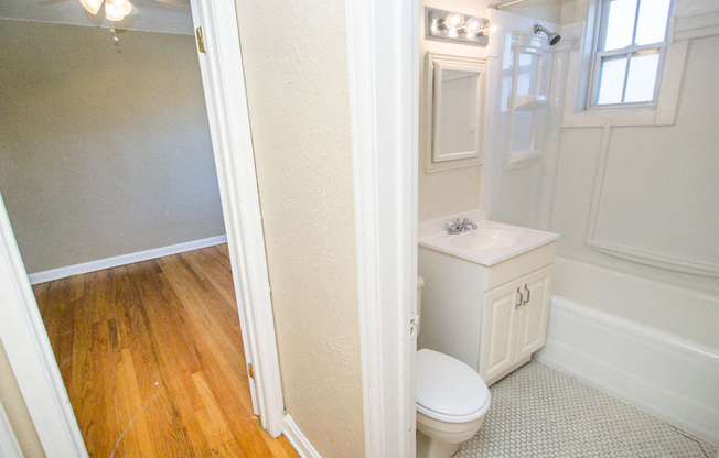 1 bed, 1 bath, $1,295