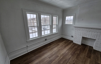 2664 N MORELAND BLVD