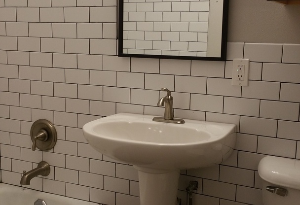 1 bed, 1 bath, $1,085, Unit 204