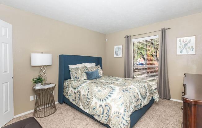 2 beds, 2 baths, 975 sqft, $1,330
