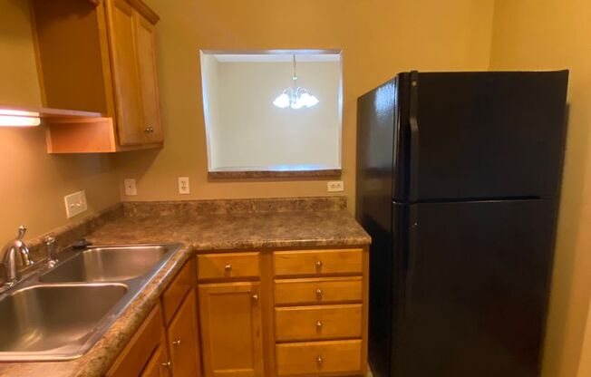 2 beds, 2 baths, 1,048 sqft, $1,295, Unit 4500-101