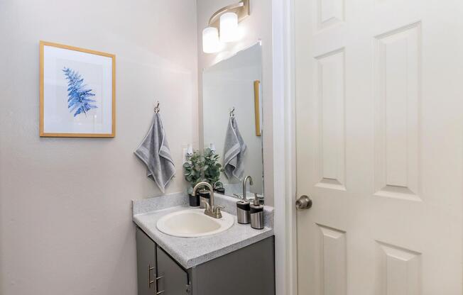 1 bed, 1 bath, 560 sqft, $641