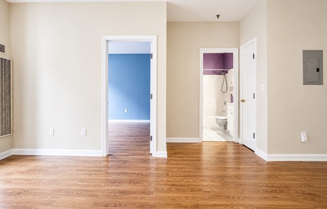1 bed, 1 bath, 774 sqft, $1,900, Unit B37
