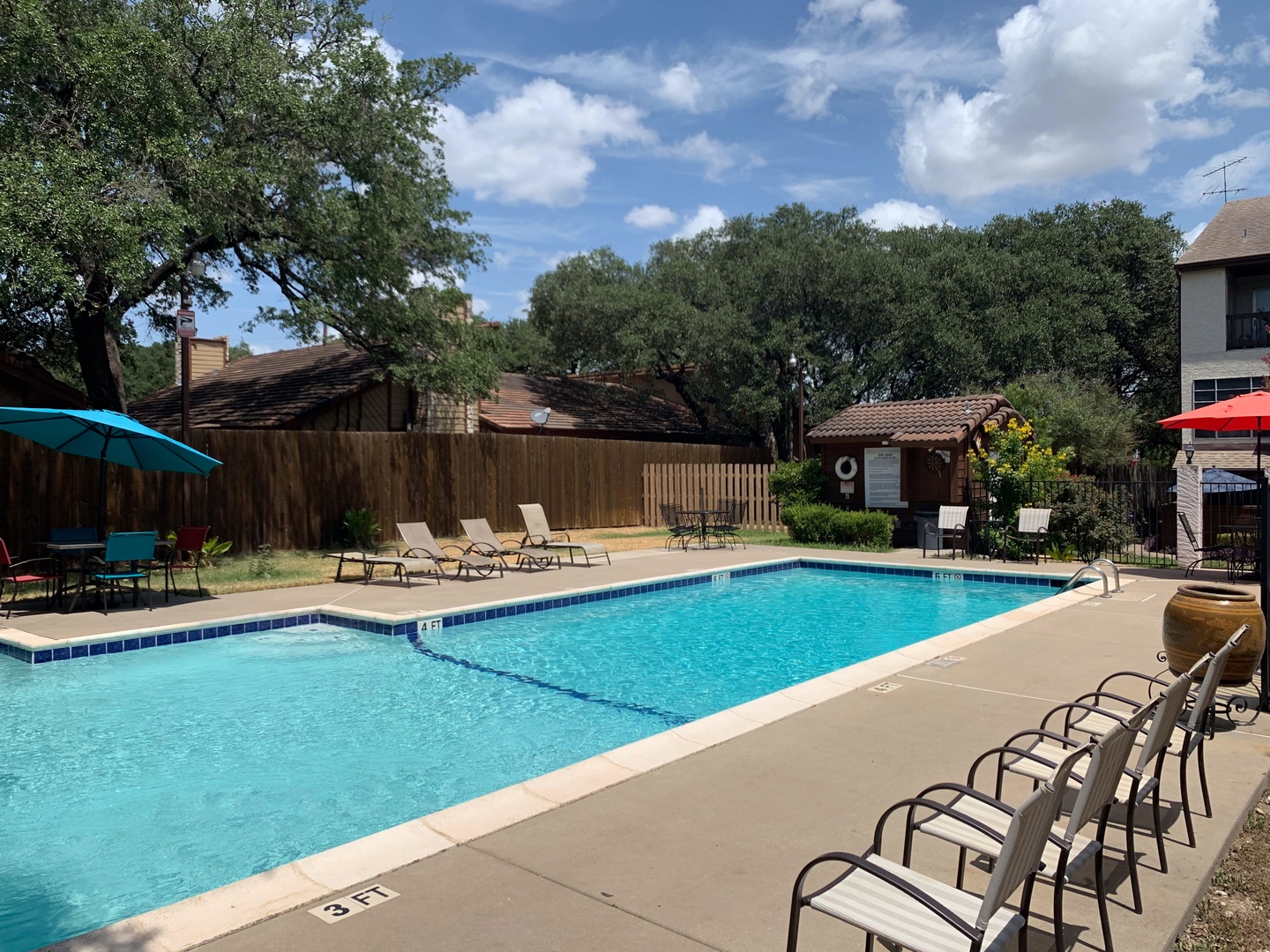 BEAUTIFUL 3 BR CONDO IN DESIRED GATED COMMUNITY - NORTH EAST ISD - CENTRALLY LOCATED - ABSOLUTELY NO PETS ALLOWED