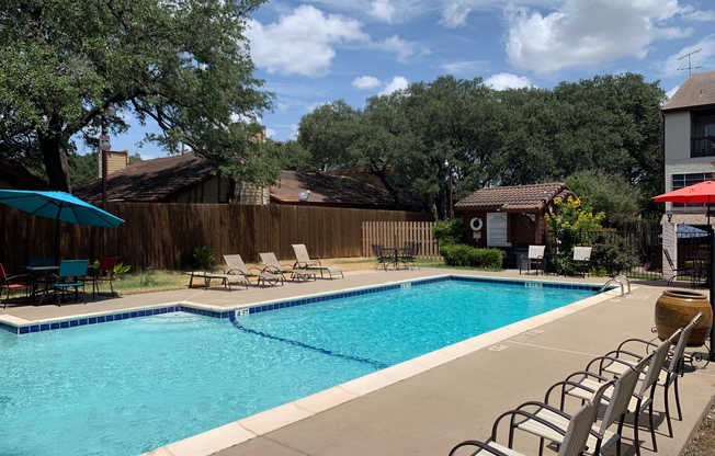 BEAUTIFUL 3 BR CONDO IN DESIRED GATED COMMUNITY - NORTH EAST ISD - CENTRALLY LOCATED - ABSOLUTELY NO PETS ALLOWED
