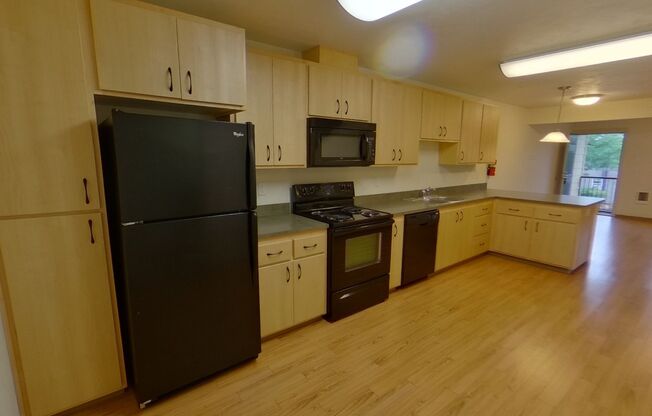 4 beds, 2.5 baths, 1,515 sqft, $3,600, Unit 31