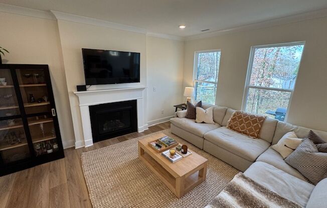 Fully Furnished!