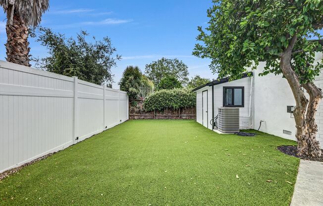 BEAUTIFULLY REMODELED, 5BD/4BA ENTERTAINER'S HOME W/ SPRAWLING OUTDOOR SPACE W/ POOL IN DESIRABLE NEIGHBORHOOD MINS TO EVERYTHING!