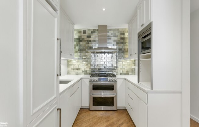 8 W 65 ST