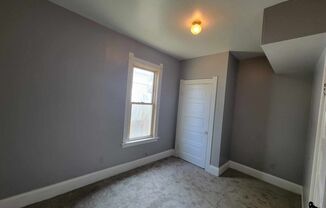 2 beds, 1 bath, 650 sqft, $800