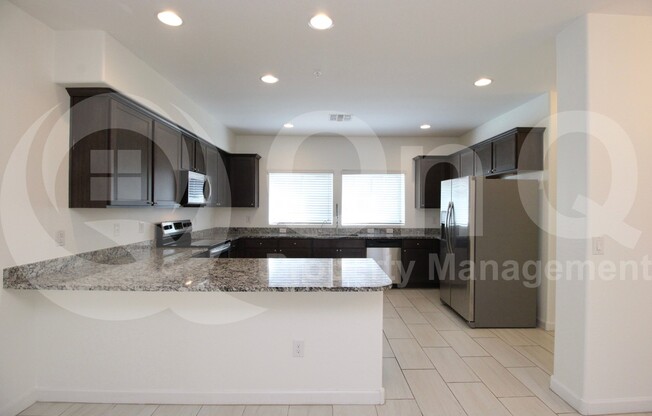 240 W JUNIPER Avenue
