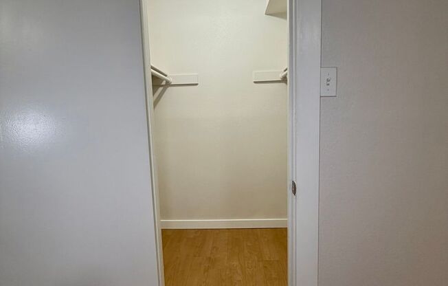 2 beds, 1 bath, 900 sqft, $1,145, Unit LAW13-106