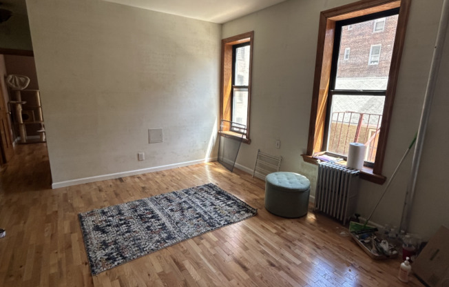 2 beds, 1 bath, $2,900, Unit C8