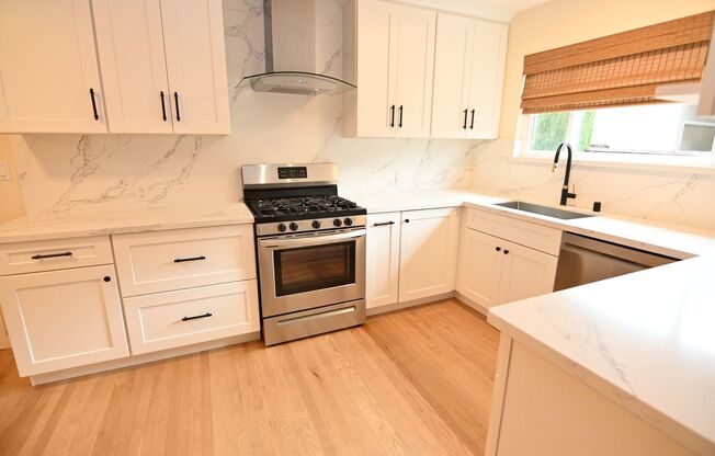3 bed 2 bath home available now! 1394 Forrestal Ave San Jose, CA 95110