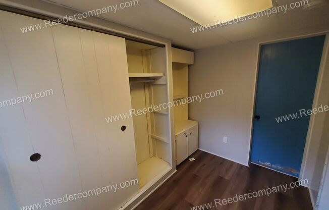 Private 1 bedroom house with Office space!!