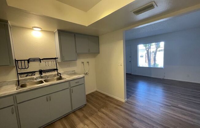 2 beds, 1 bath, 775 sqft, $1,300, Unit 1019B