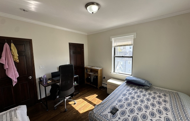 4 beds, 1.5 baths, 1,300 sqft, $3,900, Unit 10