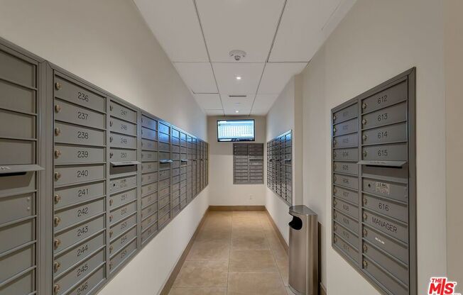 Studio, 1 bath, 405 sqft, $2,700, Unit 546