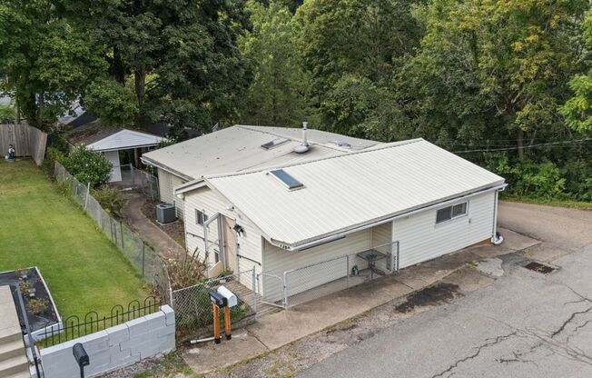 136 Locust Street - Kennedy Township