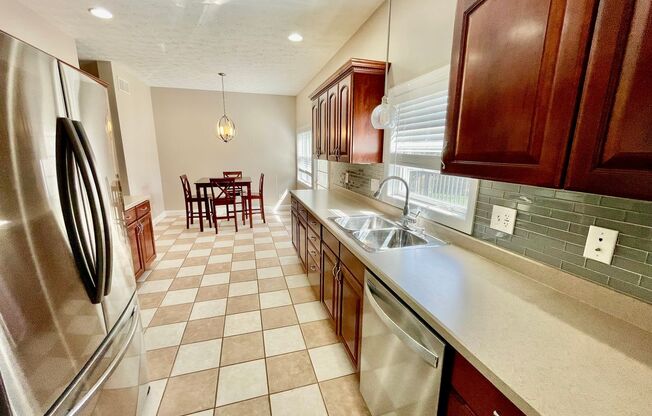 3 Bed 2 full and 2 1/2 Bath- Imperial PA