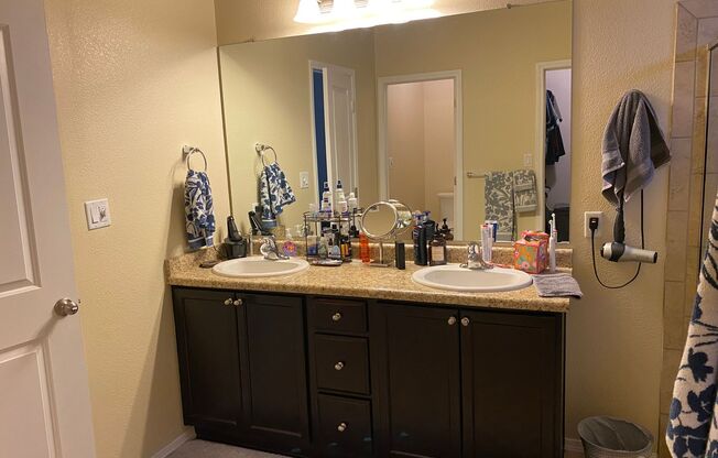3 beds, 2 baths, 1,874 sqft, $2,200, Unit 209 Landing Trail NE