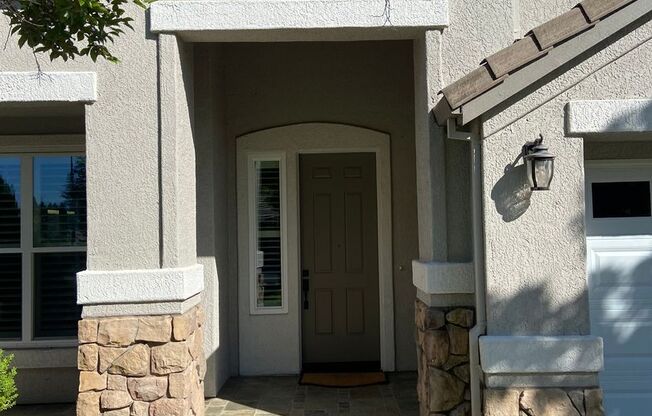Beautifully remodeled 3 Bdrm+Master retreat / office, 3 bath two story home