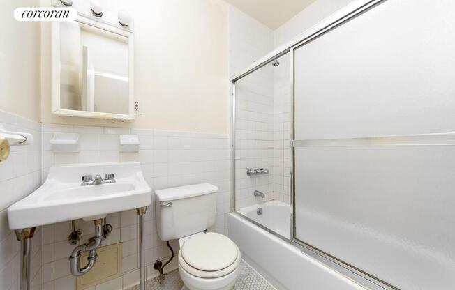 101 W 104 ST