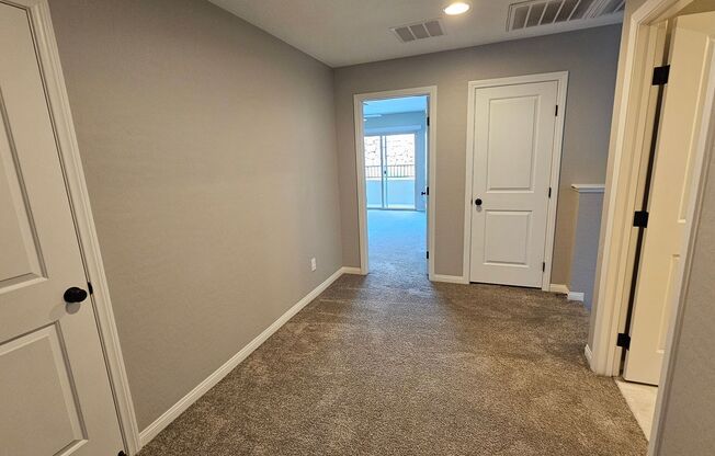 3 beds, 2.5 baths, $2,400
