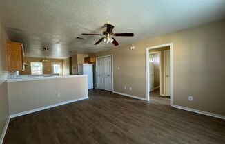 3 beds, 2 baths, 1,160 sqft, $900, Unit # B