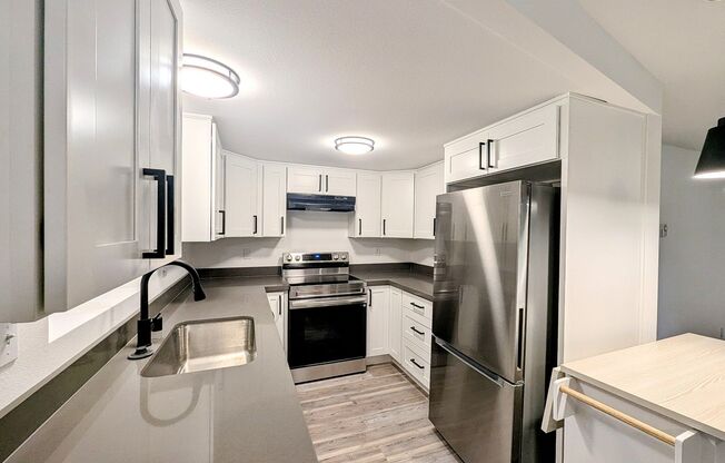 1bd/1ba Brier Condo