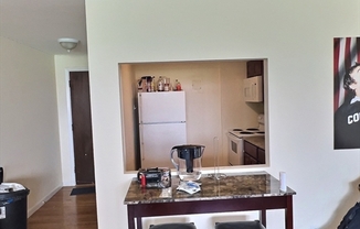 2 beds, 1 bath, 999 sqft, $2,643, Unit 27