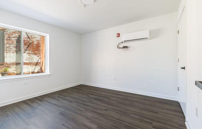 2 beds, 2 baths, 824 sqft, $1,745, Unit 19