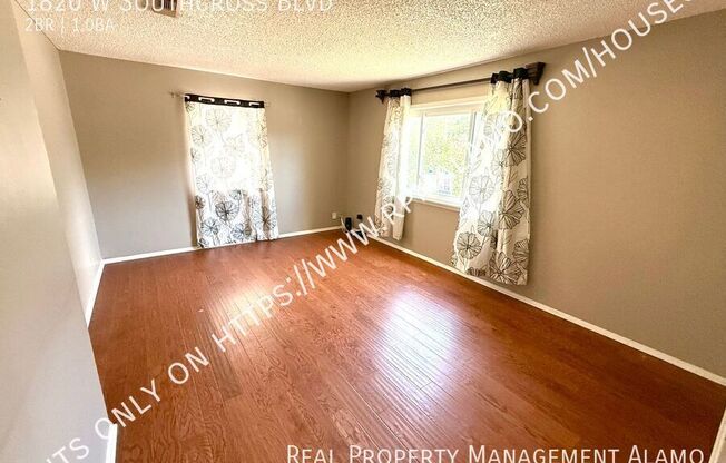 1820 W SOUTHCROSS BLVD