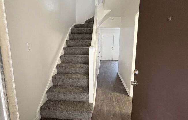 3 beds, 1.5 baths, $2,700, Unit 2203