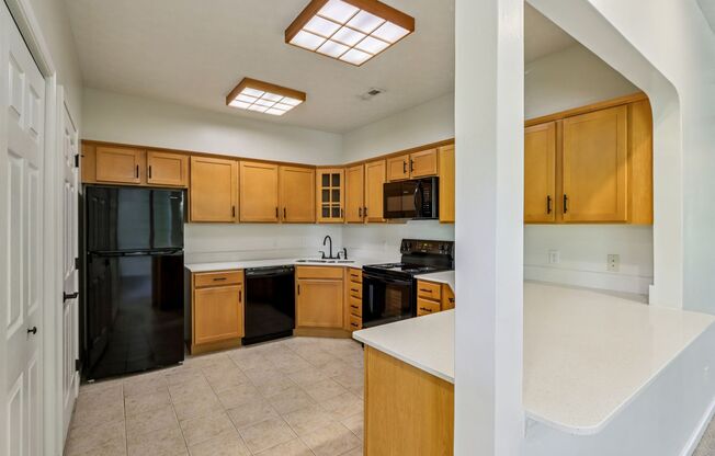 1 bed, 1.5 baths, 1,100 sqft, $1,565