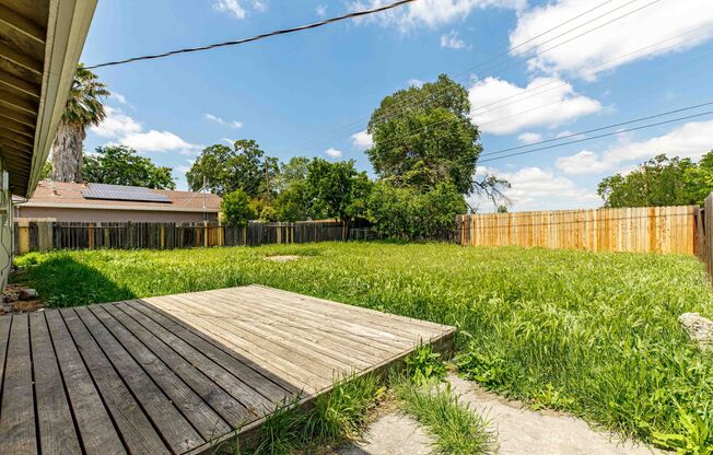 3 bed 2 bath home for RENT in Stockton