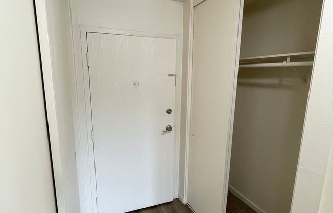 Studio, 1 bath, $1,950, Unit 16