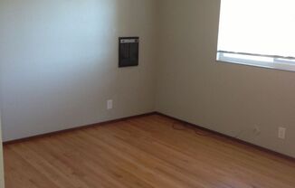 2 beds, 1 bath, $2,900, Unit 1818 Virginia #E