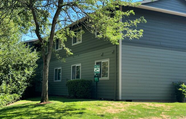 2 beds, 1 bath, 900 sqft, $1,429, Unit 85H