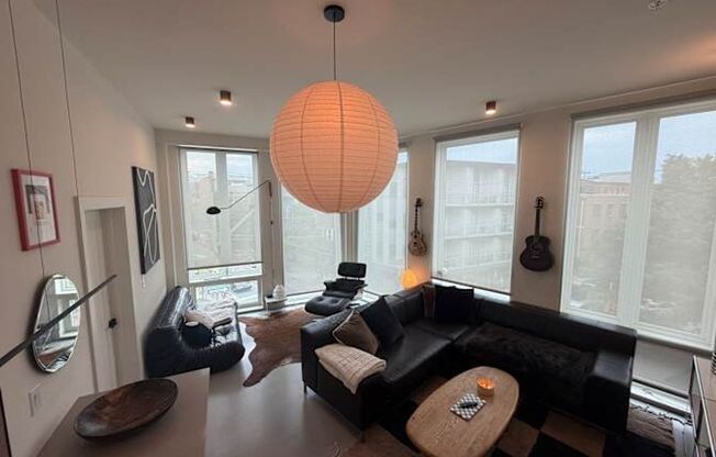 2 beds, 2 baths, 900 sqft, $2,395, Unit 3E