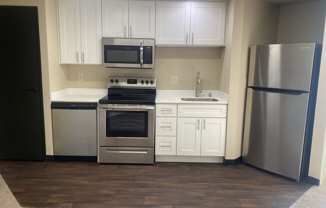 1 bed, 1 bath, 760 sqft, $1,795, Unit 303B