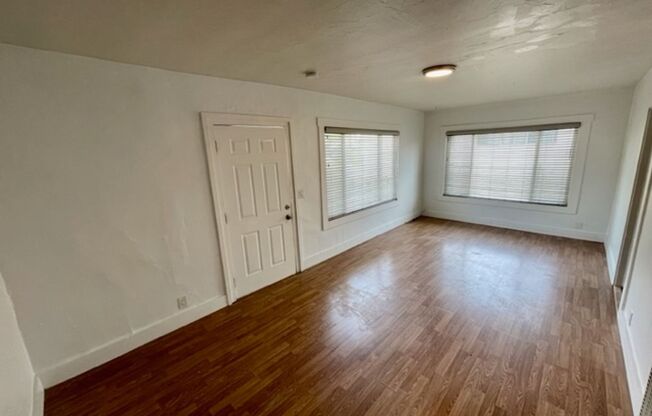 2 beds, 1 bath, $2,195