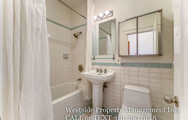 2 beds, 1 bath, $2,600, Unit 1317 1/2