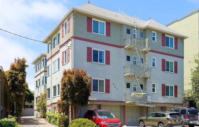 Lee Street Apartments