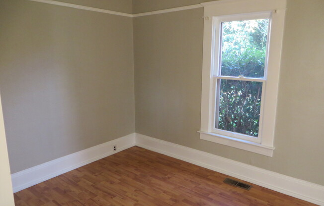 2 beds, 1 bath, $1,395